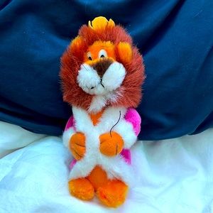 Vintage 1993 Lion plush teddy Toy about 10 incher